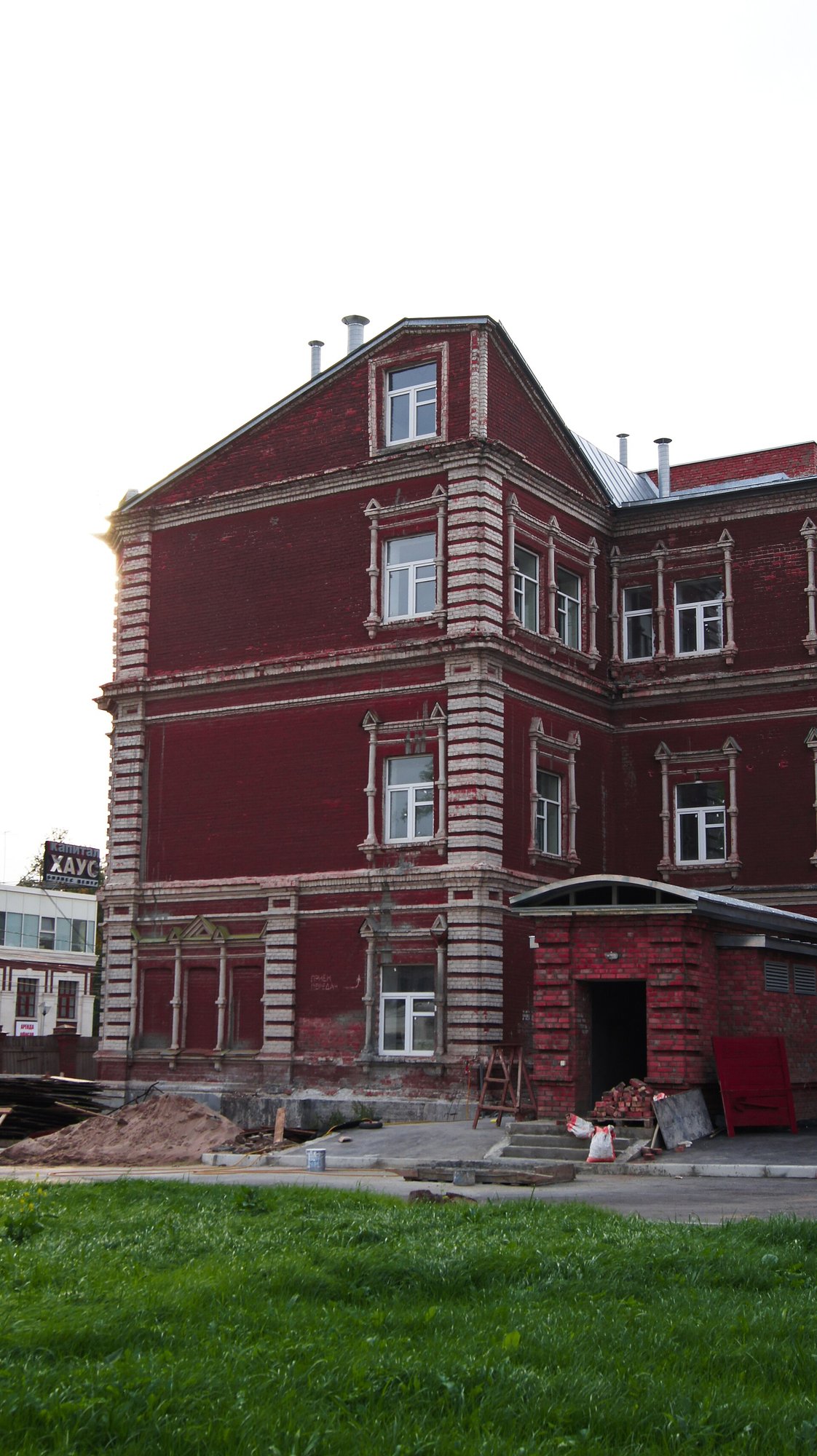 В Самаре хирурги удалили девочке опухоль, перекрывшую трахею на 90%