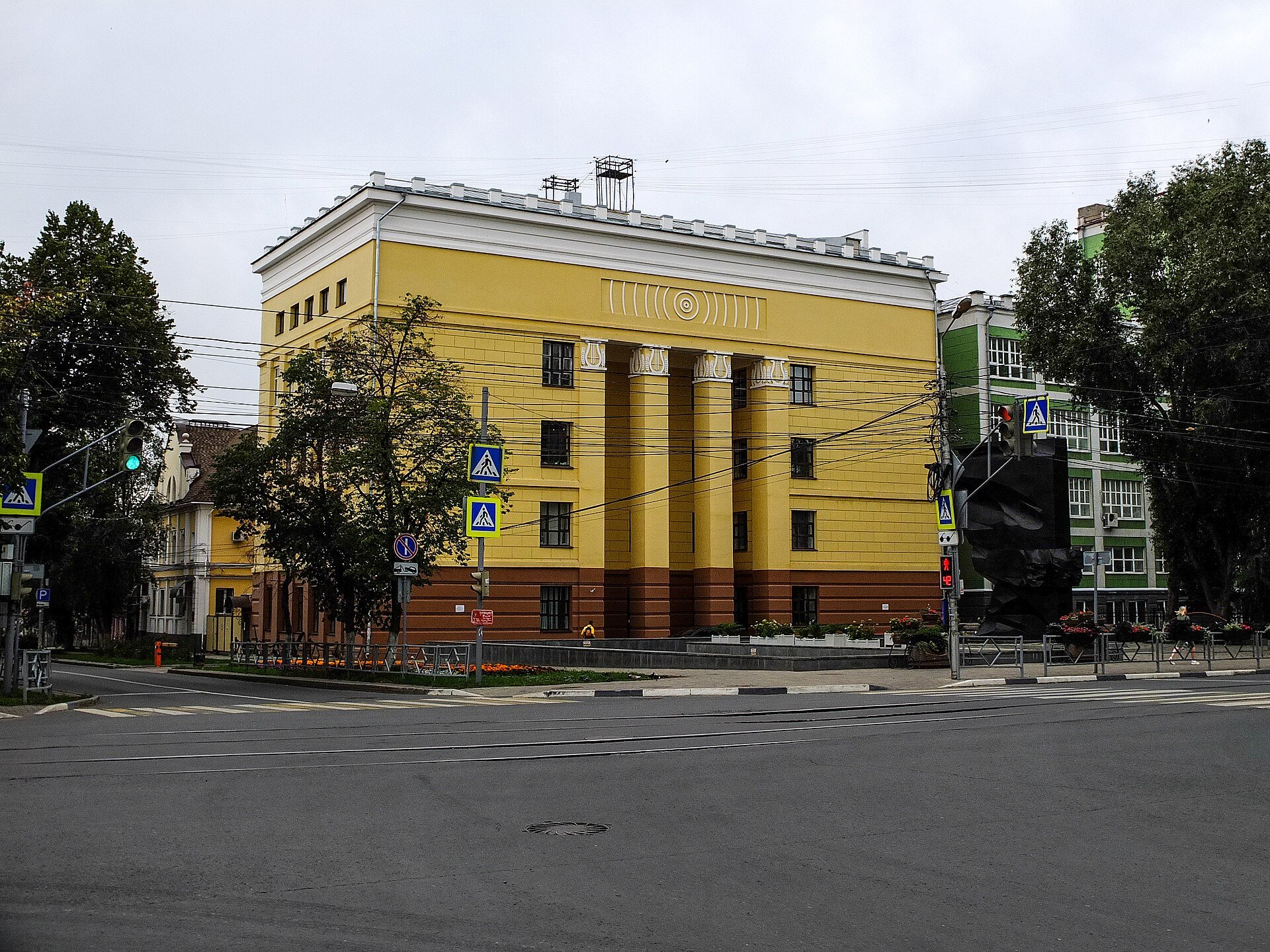 В Самаре женщина легализовала 43 мигрантов по фиктивным договорам