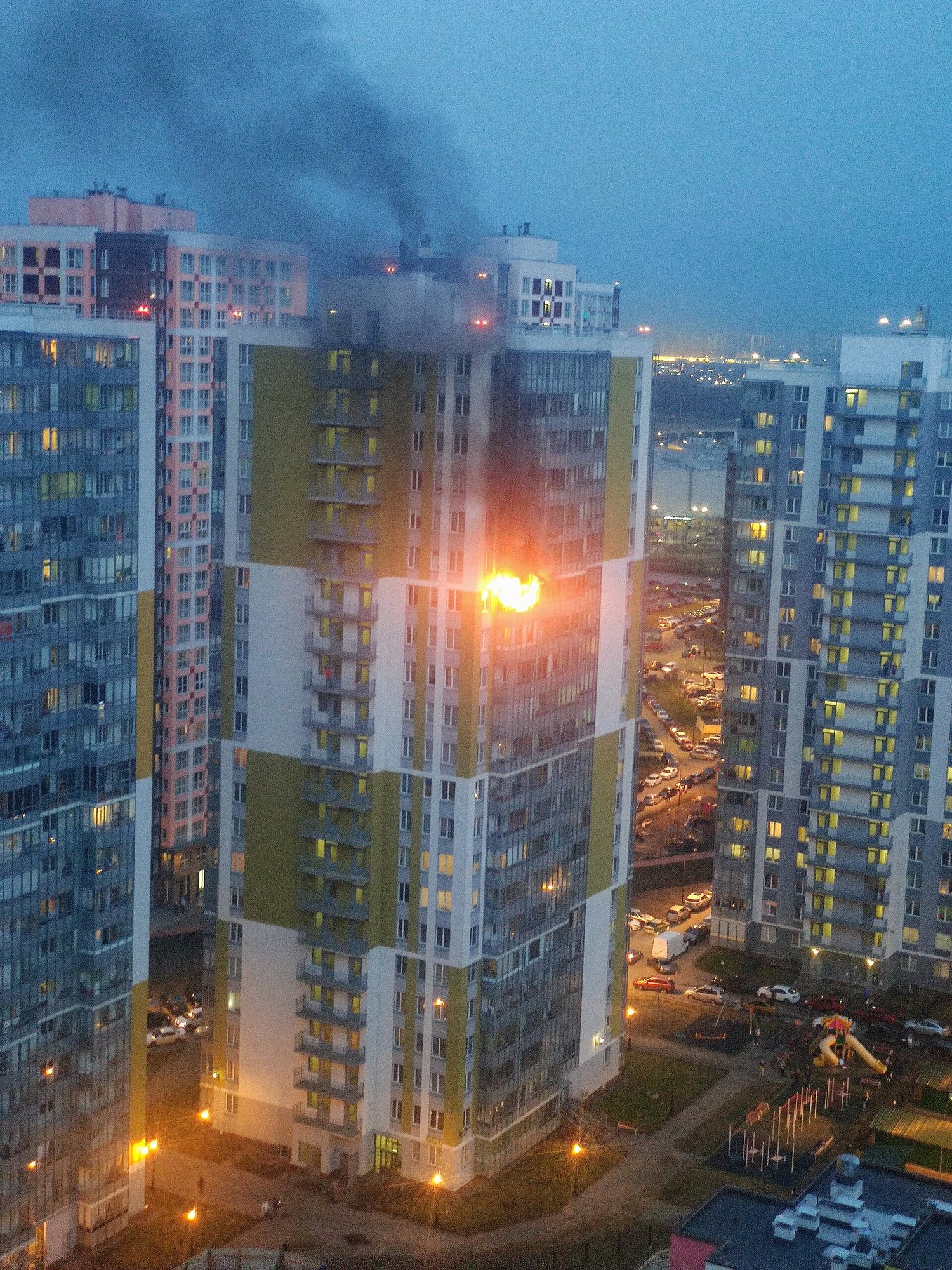 Под Самарой в посёлке Культура сгорели два дома и гараж на 400 квадратах