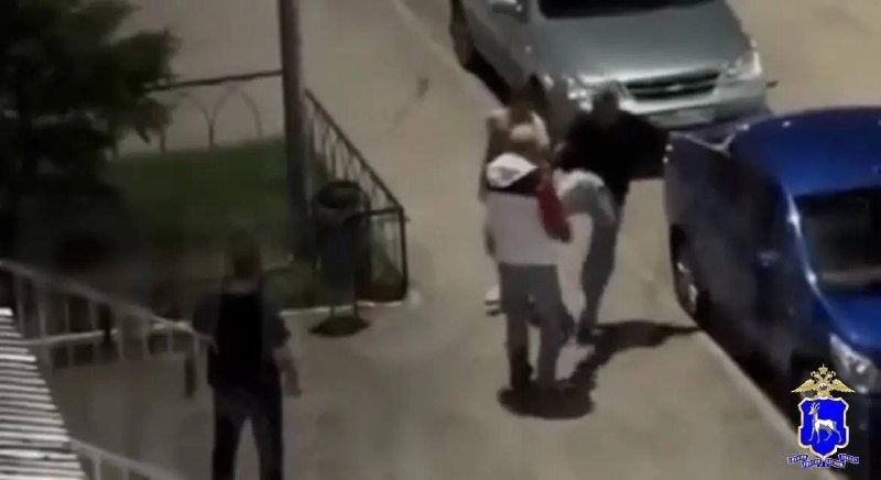 Полиция Самары проверяет видео драки с возможными подростками